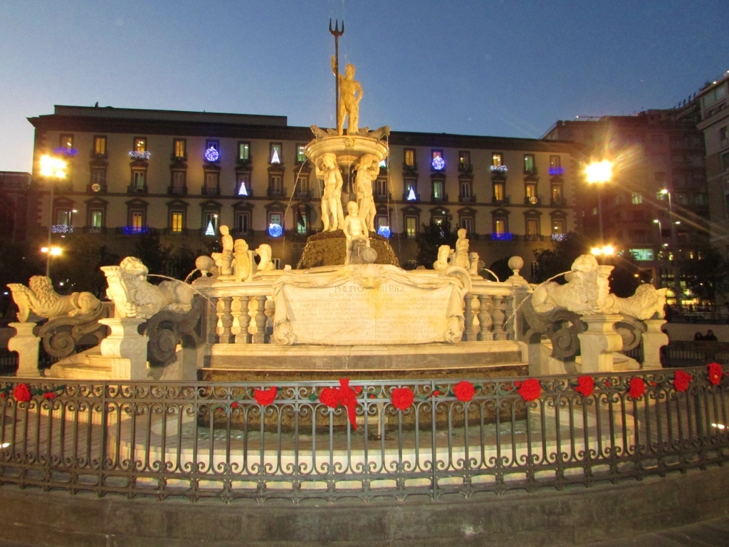 Piazza Municipio et la Fontaine de Neptune